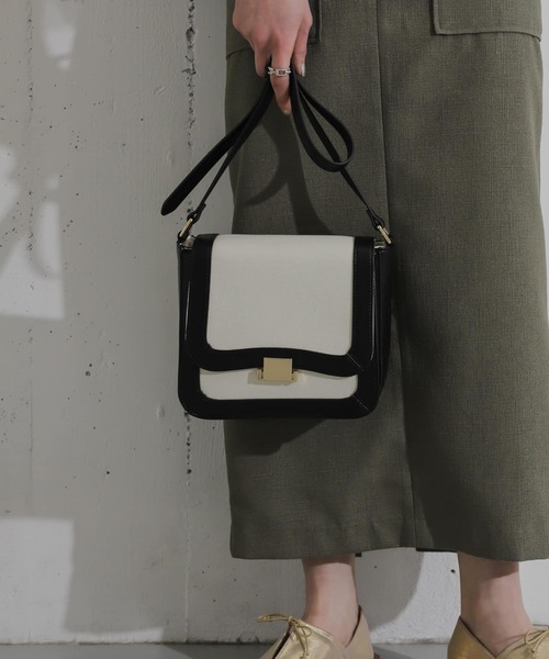 SENSE OF PLACE by URBAN RESEARCH（センスオブプレイスバイアーバンリサーチ）の「バイカラーショルダーバッグ（ショルダーバッグ・レディース・ブラック/ライトブラウン・ONE）」の5枚目の写真