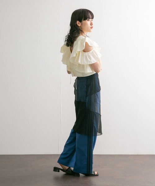 KBF（ケイビーエフ）の「マルチWAYクロップドフリルブラウス（シャツ/ブラウス・レディース・ブルー系その他/オフホワイト/ブラック・ONE）」の13枚目の写真