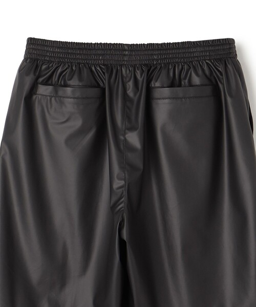 UNFILO(アンフィーロ)の「レザーライク ショートパンツ(その他パンツ・メンズ・ブラウン系/ブラック系・X-LARGE/SMALL/MEDIUM/LARGE)」の15枚目の写真