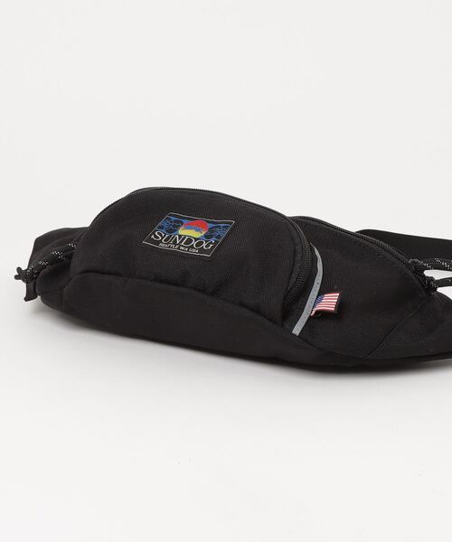 SUNDOG(サンドッグ)の「『サンドッグ SUNDOG』BANANA BELTS ブラック ライトブラウン ブルー 黒 VBSM-5377(ボディバッグ/ウエストポーチ・レディース・ブラック/ライトブラウン・FREE)」の5枚目の写真
