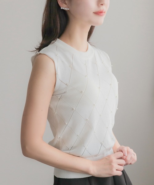 Julia Boutique（ジュリアブティック）の「パールデコノースリーブニットトップス/24073（ベスト・レディース・ホワイト/ピンク/ブラック・ONE）」の17枚目の写真