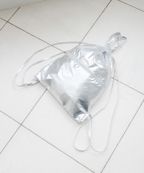 LAKOLE（ラコレ）の「ライトナップサック / 111770（バックパック/リュック・レディース・シルバー/アイボリー/ブラック・FREE）」の3枚目の写真