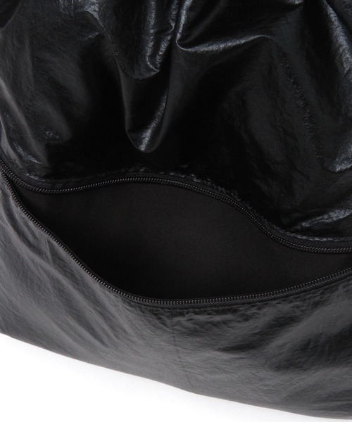 LAKOLE（ラコレ）の「ライトナップサック / 111770（バックパック/リュック・レディース・シルバー/アイボリー/ブラック・FREE）」の11枚目の写真