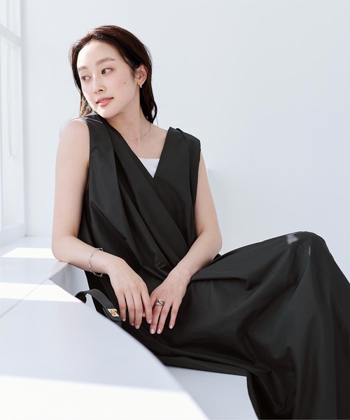 UR'S(ユアーズ)の「タックデザインAラインワンピース(ワンピース・レディース・ブラック/オフホワイト・L/M/S)」の11枚目の写真