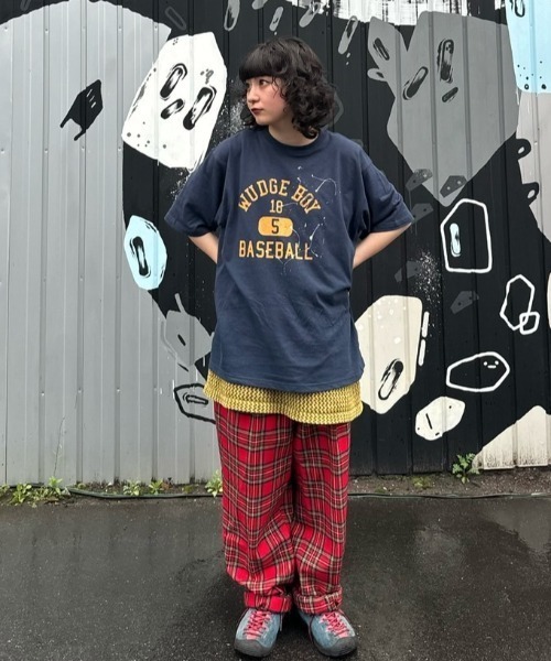 WudgeBoy(ワッジボーイ)の「college print tee(Tシャツ/カットソー・レディース・グレー/ネイビー/ホワイト・LARGE/MEDIUM)」の9枚目の写真