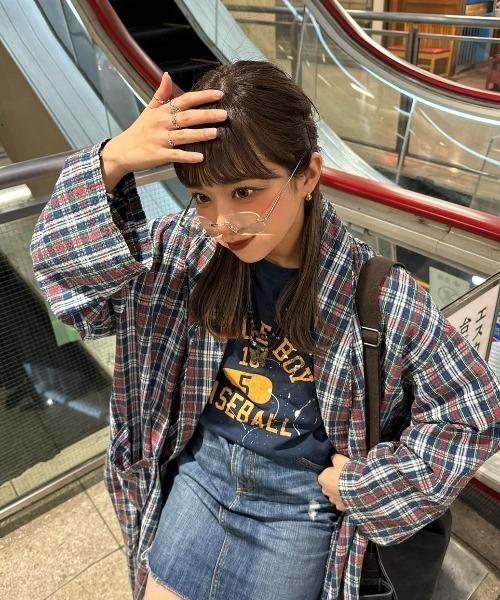 WudgeBoy(ワッジボーイ)の「college print tee(Tシャツ/カットソー・レディース・グレー/ネイビー/ホワイト・LARGE/MEDIUM)」の6枚目の写真