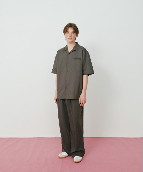 KACCO(カッコ)の「《ユニセックスアイテム》2TUCK WIDE BAGGY SLACKS / ツータックワイドバギースラックス(スラックス・メンズ・ベージュ/ダークグレー/ブラック・SMALL/LARGE/MEDIUM)」の9枚目の写真