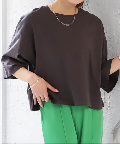 ad thie(アドティエ)の「ワイドシルエット ショート丈Tシャツ(Tシャツ/カットソー・レディース・チャコール/イエロー/ライトグリーン/ブルーグレー/ブラック/ピンクベージュ/ライトブルー/オフホワイト/ナチュラル/ダークブラウン/ミント/ブラック系/ホワイト系/レッド/ピンク系1/ベージュ/ネイビー・FREE)」の6枚目の写真