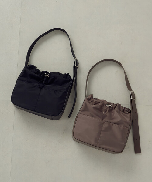 MONO COMME CA(モノコムサ)の「ワンハンドル ショルダートート(ショルダーバッグ・レディース・ブラック/モカ・FREE)」の12枚目の写真