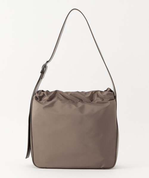 MONO COMME CA(モノコムサ)の「ワンハンドル ショルダートート(ショルダーバッグ・レディース・ブラック/モカ・FREE)」の16枚目の写真