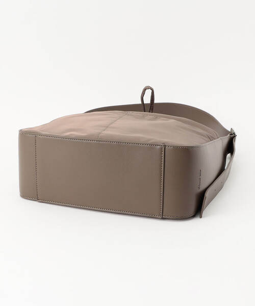 MONO COMME CA(モノコムサ)の「ワンハンドル ショルダートート(ショルダーバッグ・レディース・ブラック/モカ・FREE)」の18枚目の写真