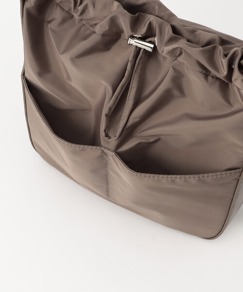 MONO COMME CA(モノコムサ)の「ワンハンドル ショルダートート(ショルダーバッグ・レディース・ブラック/モカ・FREE)」の22枚目の写真