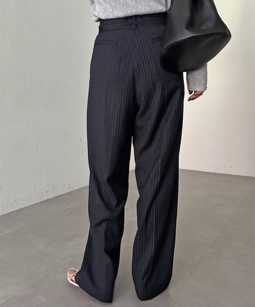 SHENERY（シーナリー）の「ピンストライプベルテッドスラックス（その他パンツ・レディース・グレー/ネイビー・36/38）」の6枚目の写真