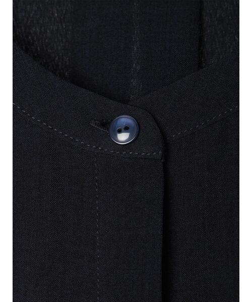 Green　Parks（グリーンパークス）の「接触冷感　比翼ボタンチュニック（チュニック・レディース・イエロー/オフホワイト/カーキ/ネイビー・FREE）」の11枚目の写真