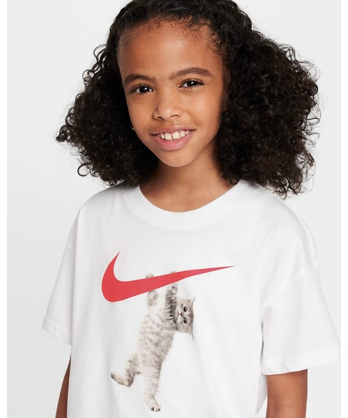 NIKE（ナイキ）の「《NIKEアパレル》YTHガールズNSWボクシーHANGINTHE（Tシャツ/カットソー・キッズ・ホワイト/ブラック・160/150/140/130）」の5枚目の写真