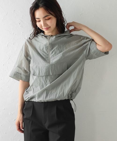 Bonjour Sagan（ボンジュールサガン）の「シアーアノラック半袖パーカー（パーカー・レディース・オフホワイト/グレイッシュベージュ・FREE）」の2枚目の写真