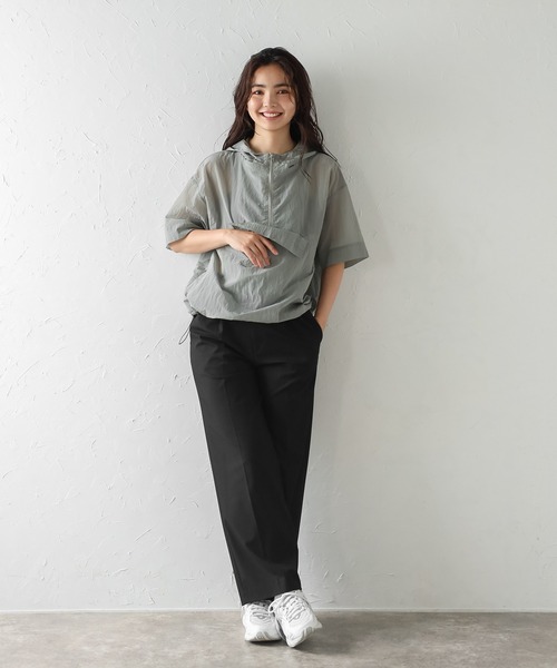 Bonjour Sagan（ボンジュールサガン）の「シアーアノラック半袖パーカー（パーカー・レディース・オフホワイト/グレイッシュベージュ・FREE）」の8枚目の写真