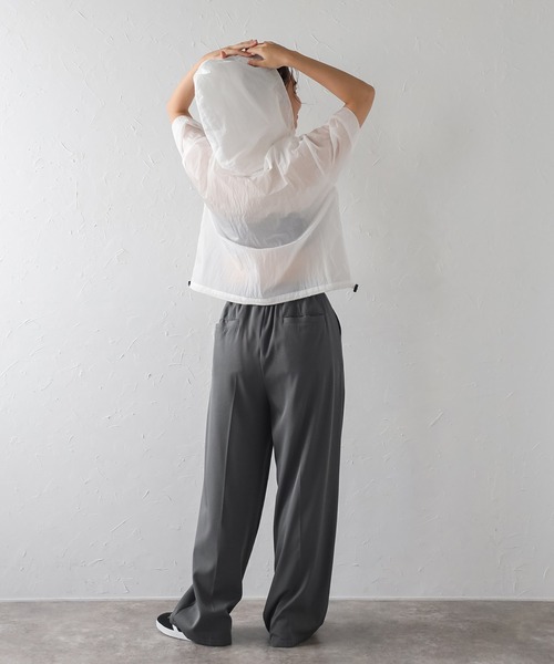 Bonjour Sagan（ボンジュールサガン）の「シアーアノラック半袖パーカー（パーカー・レディース・オフホワイト/グレイッシュベージュ・FREE）」の16枚目の写真