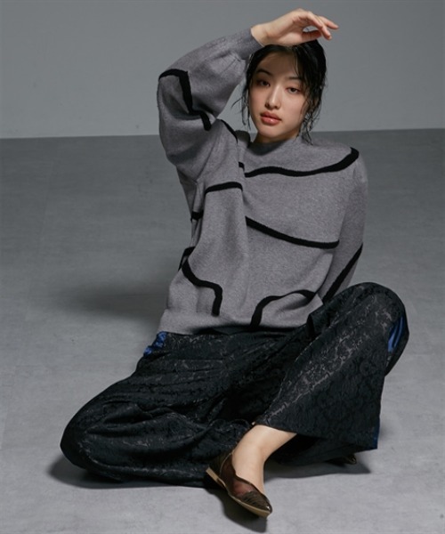 Soiunique（スワユニーク）の「アート柄ジャガードニット ［Soiunique］（ニット/セーター・レディース・グレー系/ブラック系・LL/L/M）」の13枚目の写真