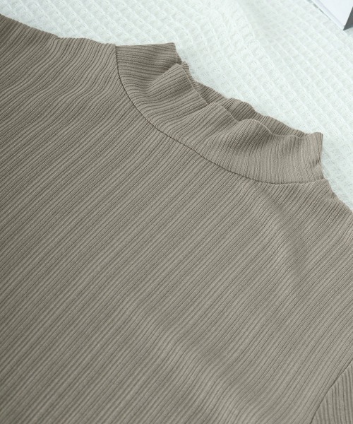 Miniministore(ミニミニストア)の「無地インナー レディース カットソー(Tシャツ/カットソー・レディース・カーキ/オリーブ/グレイッシュベージュ/チャコールグレー/ベージュ/ホワイト/ブラック・L/M)」の10枚目の写真