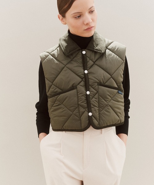 LAVENHAM(ラベンハム)の「Big Quilt Cropped Raydon Gilet Womens / ビッグ キルト クロップド レイドン ジレ ウィメンズ(ベスト・レディース・ダークブラック/パープル/オリーブ・8/10/12)」の8枚目の写真