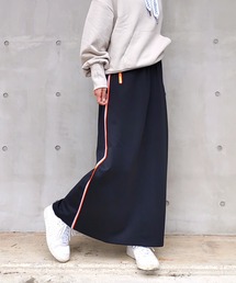 Q | トラックスカート(スカート)