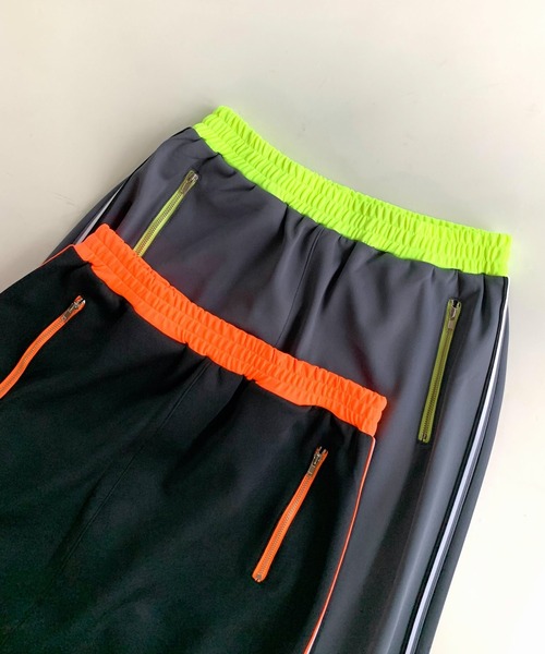 Q(キュー)の「トラックスカート(スカート・レディース・ブラック/グレー・MEDIUM)」の12枚目の写真