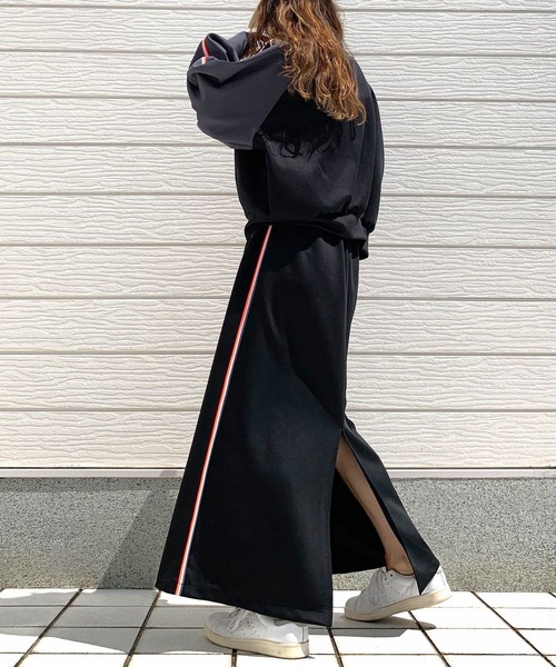 Q(キュー)の「トラックスカート(スカート・レディース・ブラック/グレー・MEDIUM)」の6枚目の写真