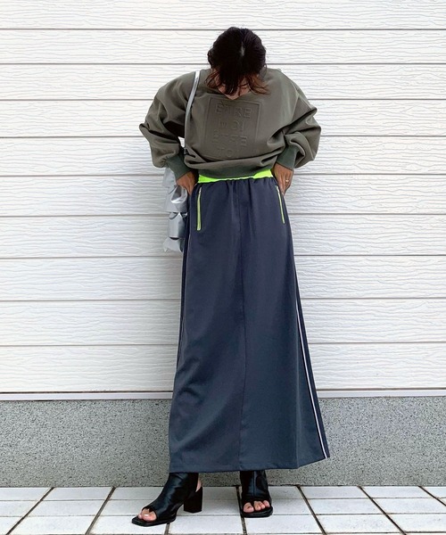 Q(キュー)の「トラックスカート(スカート・レディース・ブラック/グレー・MEDIUM)」の16枚目の写真