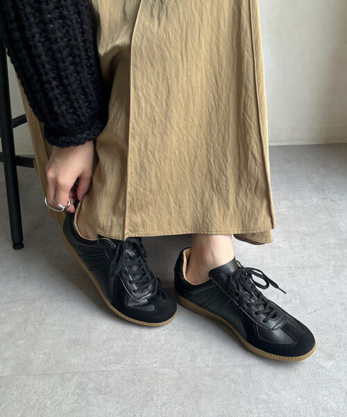 DouDou（ドゥドゥ）の「GERMAN TRAINER（スニーカー・レディース・ブラック/ホワイト・37/38）」の2枚目の写真