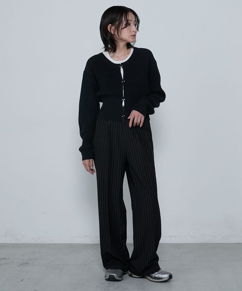 le ELMi（ルエルミ）の「Cropped hook knit cardigan / クロップドフックニットカーディガン（カーディガン/ボレロ・レディース・ブラック/チャコールグレー/ライトイエロー・FREE）」の14枚目の写真