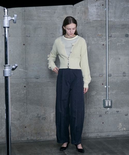 le ELMi（ルエルミ）の「Cropped hook knit cardigan / クロップドフックニットカーディガン（カーディガン/ボレロ・レディース・ブラック/チャコールグレー/ライトイエロー・FREE）」の9枚目の写真