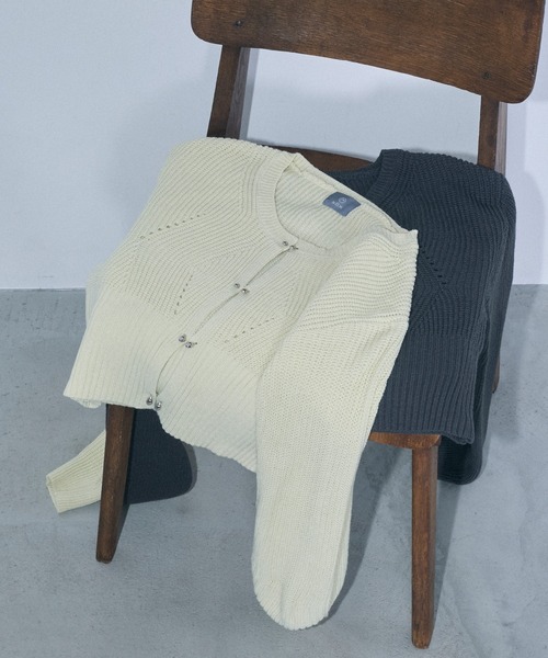 le ELMi（ルエルミ）の「Cropped hook knit cardigan / クロップドフックニットカーディガン（カーディガン/ボレロ・レディース・ブラック/チャコールグレー/ライトイエロー・FREE）」の13枚目の写真