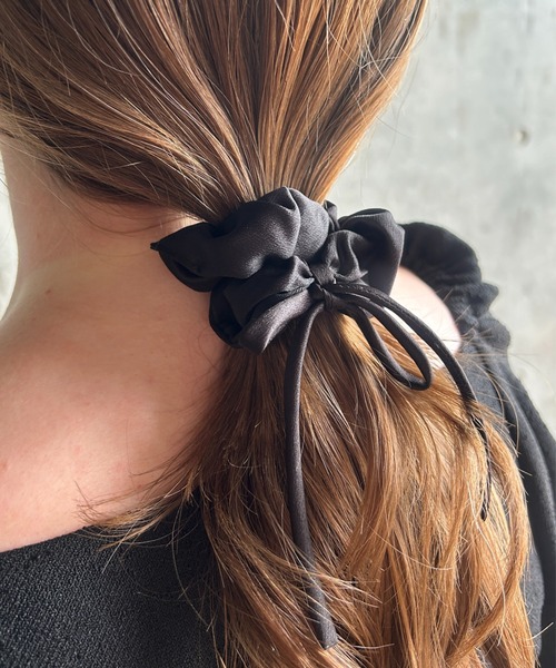 ciite'（シーテ）の「シルキーリボン マルチシュシュ（シュシュ・レディース・アイボリー/ブラック・FREE）」の5枚目の写真