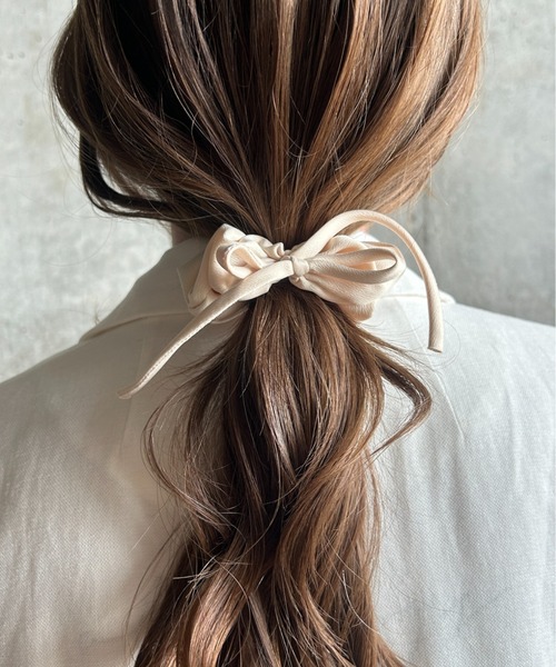 ciite'（シーテ）の「シルキーリボン マルチシュシュ（シュシュ・レディース・アイボリー/ブラック・FREE）」の8枚目の写真