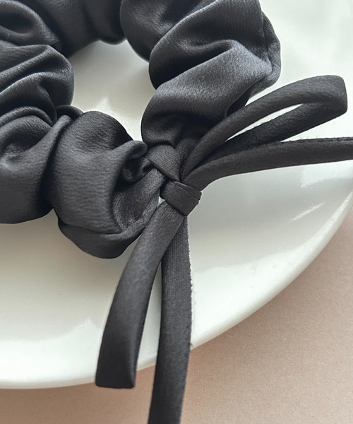 ciite'（シーテ）の「シルキーリボン マルチシュシュ（シュシュ・レディース・アイボリー/ブラック・FREE）」の12枚目の写真