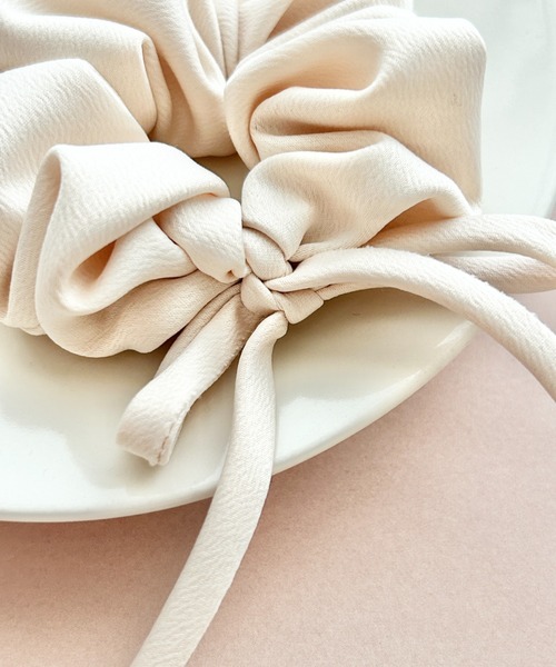 ciite'（シーテ）の「シルキーリボン マルチシュシュ（シュシュ・レディース・アイボリー/ブラック・FREE）」の13枚目の写真