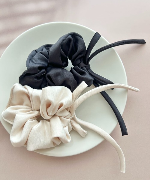 ciite'（シーテ）の「シルキーリボン マルチシュシュ（シュシュ・レディース・アイボリー/ブラック・FREE）」の15枚目の写真