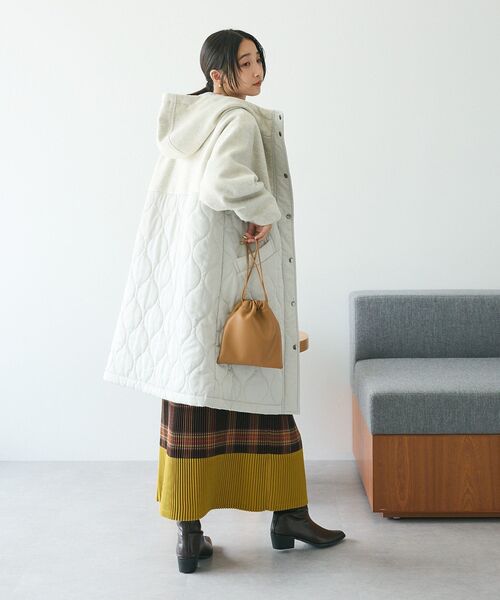 CRAFT STANDARD BOUTIQUE(クラフトスタンダードブティック)の「キルト切替フードコート(その他アウター・レディース・グレー/ネイビー/アイボリー・FREE)」の19枚目の写真
