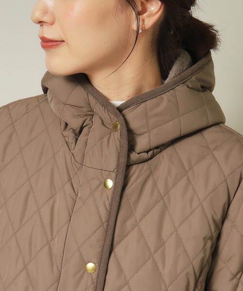 ITS'DEMO(イッツデモ)の「◆【首元あたたか】キルトフードコート(その他アウター・レディース・ブラック/ブラウン系/ライトベージュ・38/40)」の21枚目の写真