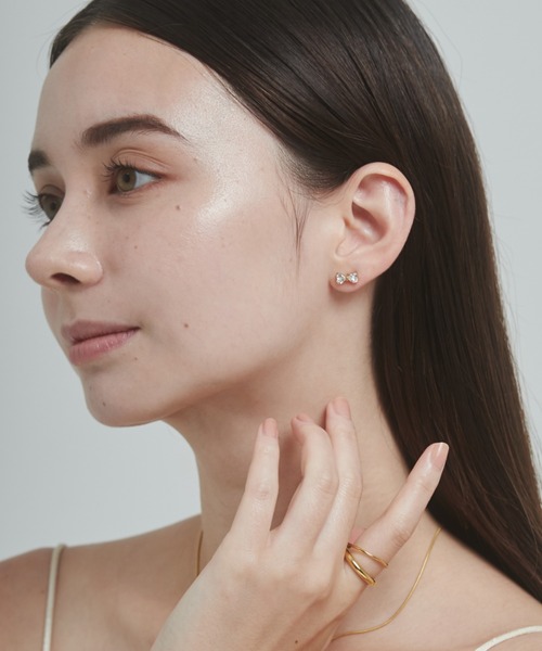 ciite' surgical stainless(シーテサージカルステンレス)の「【 金属アレルギー対応 】 ビジューリボンピアス サージカルステンレス(ピアス(両耳用)・レディース・クリア/レッド・FREE)」の5枚目の写真
