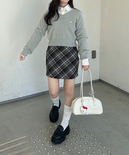 nemne store(ネンネストア)の「【Seoup】ニットチョーカーVプルニット(ニット/セーター・レディース・グレー/ブルー系/ピンク系・フリー)」の18枚目の写真