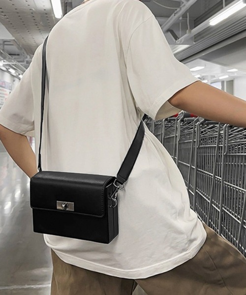 Miniministore(ミニミニストア)の「スクエア ショルダーバッグ 斜めがけ鞄黒(ショルダーバッグ・レディース・ブラック・FREE)」の7枚目の写真