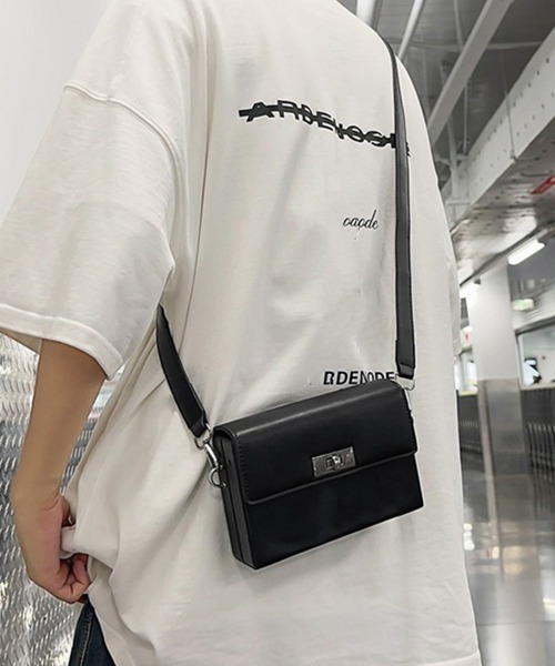 Miniministore(ミニミニストア)の「スクエア ショルダーバッグ 斜めがけ鞄黒(ショルダーバッグ・レディース・ブラック・FREE)」の11枚目の写真