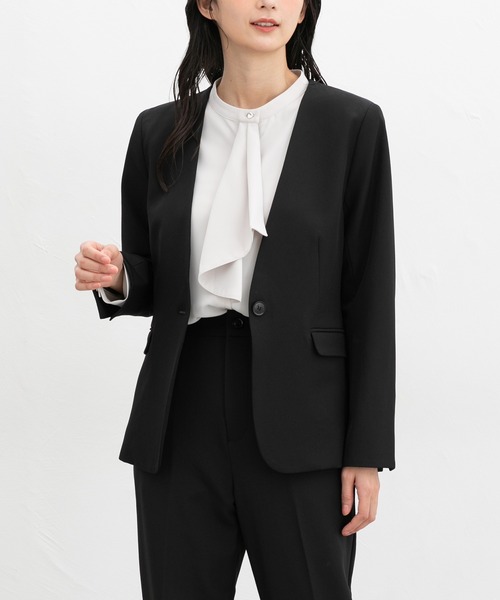 Honeys（ハニーズ）の「【ストレッチ・ウォッシャブル・イージーケア】セレモニー対応カラーレスジャケット（ノーカラージャケット・レディース・ベージュ/ネイビー/杢グレー/ブラック/グレイッシュベージュ・S/M/LL/L/3L）」の2枚目の写真