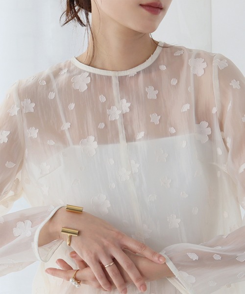 ELFRANK(エルフランク)の「花柄シアージャガードブラウス(シャツ/ブラウス・レディース・オフホワイト/ブラック・FREE)」の3枚目の写真