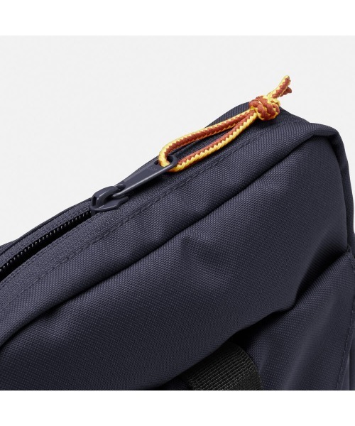 Timberland(ティンバーランド)の「オールジェンダー ヘリテージ クロス ボディ バッグ(ショルダーバッグ・メンズ・ネイビー・FREE)」の4枚目の写真