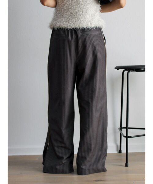 Ungrid（アングリッド）の「ラインデザインラフタックパンツ（その他パンツ・レディース・グレー/ネイビー・SMALL/MEDIUM）」の20枚目の写真