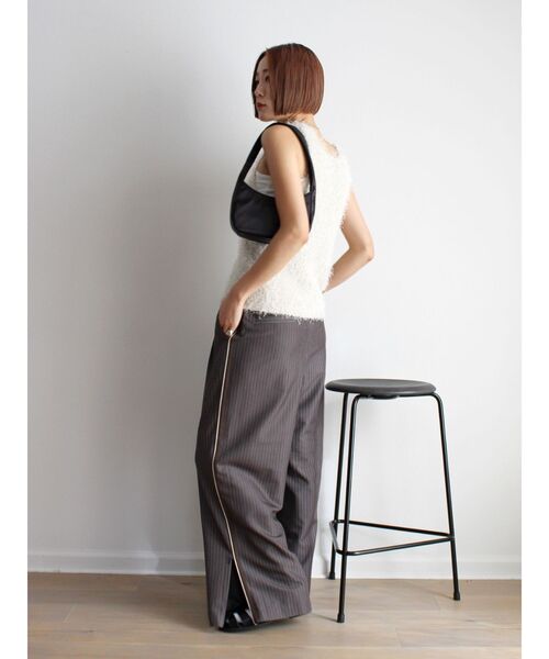 Ungrid（アングリッド）の「ラインデザインラフタックパンツ（その他パンツ・レディース・グレー/ネイビー・SMALL/MEDIUM）」の17枚目の写真