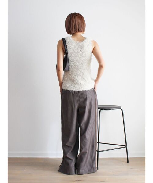 Ungrid（アングリッド）の「ラインデザインラフタックパンツ（その他パンツ・レディース・グレー/ネイビー・SMALL/MEDIUM）」の16枚目の写真